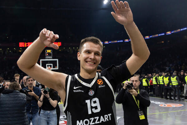 Arijan Lakić raspametio Grobare!