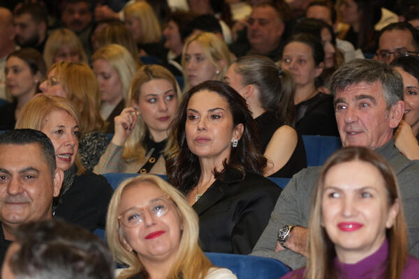 BEOGRAĐANIMA BILA GLAVNA TEMA! Izgled Nataše Ninković pokrenuo priče koje se ne stišavaju - OPASNO ZAVODLJIVA