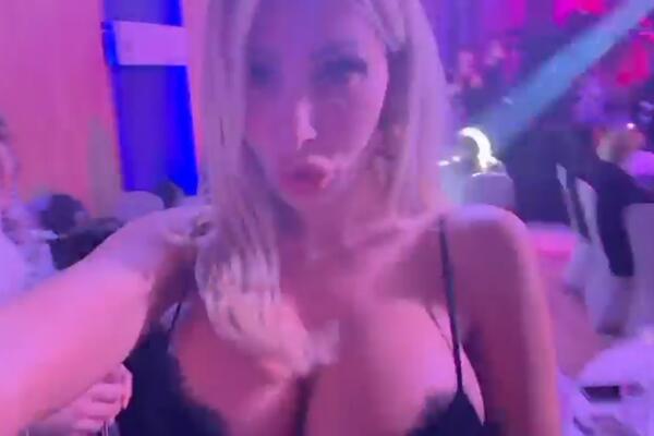 SNIMA FILMOVE ZA ODRASLE I ĐUSKA PORED ZDRAVKA MAMIĆA? Plavuša nije za one sa SLABIM SRCEM i tankim NOVČANIKOM