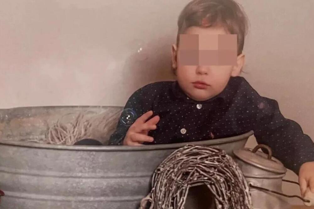 DEČAK (3) UMRO OD GLADI! Roditelji ga mesecima brutalno mučili, umislili da je DEMON U NJEGOVOM TELU KRIV ZA...