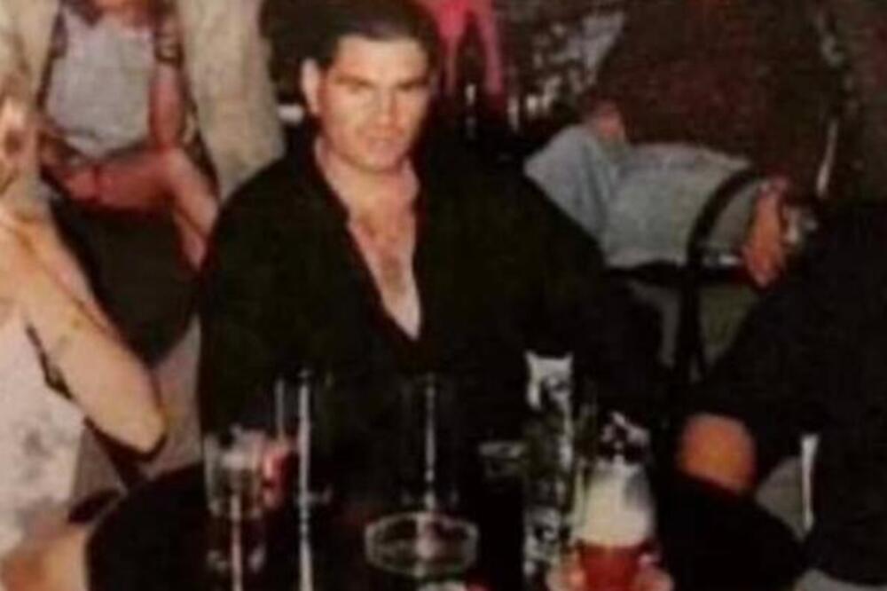 REKAO "ODOH DO DIDE, VRAĆAM SE ZA 5 SEKUNDI" I ZAVRŠIO U MRTVAČKOM SANDUKU! Najjačem Baraninu presudio VENČANI KUM!