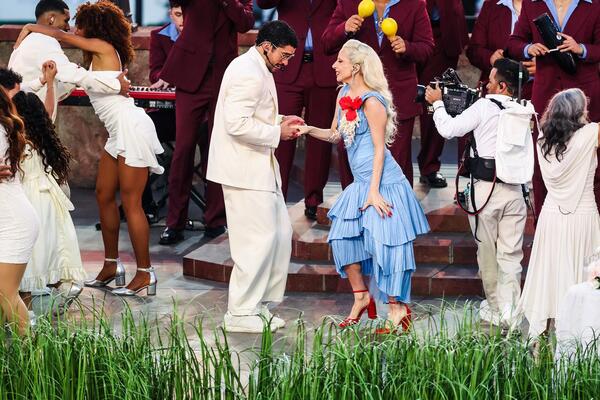 ŠTA SE DESILO? Sinoć su sve oči bile uprte u plavušu, narod uživo gledao - drastično smršala, DA LI JE OVO PREVIŠE?