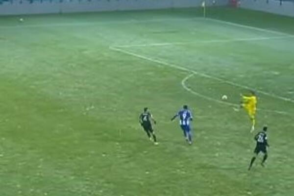 Kao da je početnik: Kakav kiks Stojkovića na debiju za Čukarički, poklonio gol OFK Beogradu (VIDEO)
