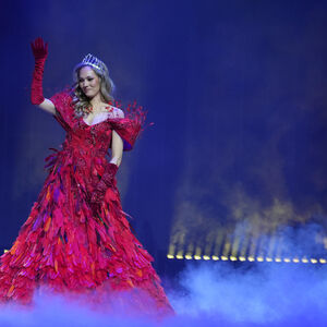 OPASNI LJUDI STREPELI OD ALEKSANDRINOG TATE! Na sahrani njenog oca bilo pola Beograda, sanduk nosio Joca Amsterdam