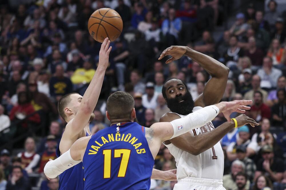 Tripl-dabl Nikole Jokića i promašaj za pobedu - sve pokvario Džejms Harden (Video)