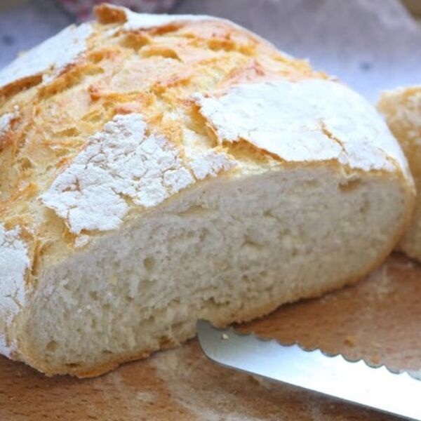 Hleb bez kapi ulja od samo 4 sastojka: Ko ga jednom proba zaboraviće na pekaru, svaki zalogaj je uživanje