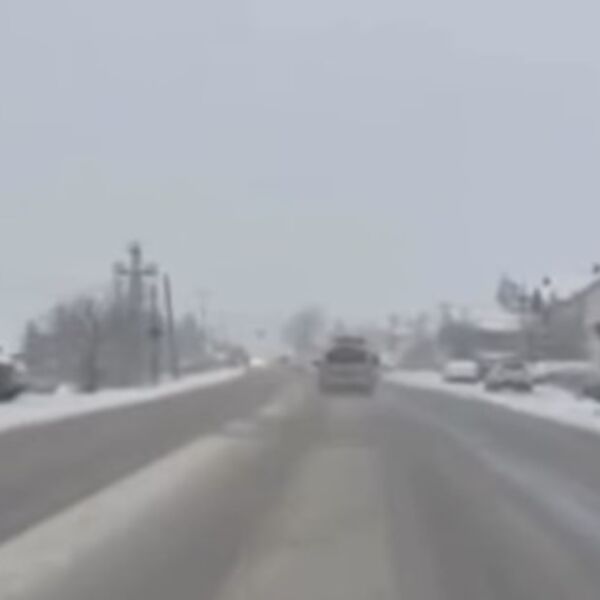 Zabeleli se ovi gradovi u Srbiji od jutros, sneg napravio seriju UDESA: Poledica napravila užas na putevima!