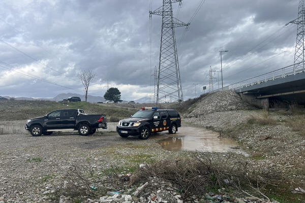 Nakon 5 dana teške potrage pronađeno telo žene! Automobilom sletela u nabujalu Moraču