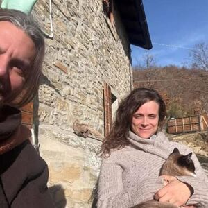 Valentina i Kristijan naišli na napuštenu kuću iz 1800. godine! Kad su videli šta se krije u šumi ostali su u šoku