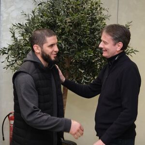 OD DAGESTANA DO SRBIJE! Habibov naslednik sleteo u Beograd &ndash; ministar ga dočekao, VELIKI SU PRIJATELJI