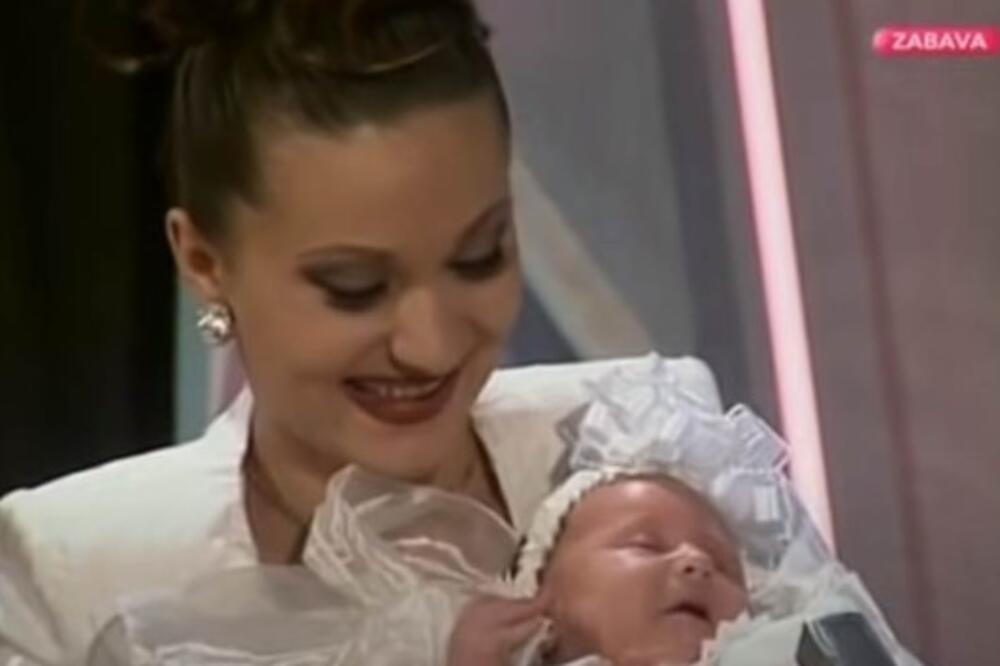 "ŠPIJUNAŽA? ZABRANJENO ZAKONOM? ISPLIVALE PRLJAVE RADNJE CECE IZ PROŠLOSTI! Ona poklekla i sve priznala