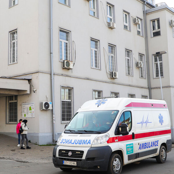 Beograđani se masovno trovali alkoholom: Hitna pomoć tokom noći intervenisala više od 30 puta!