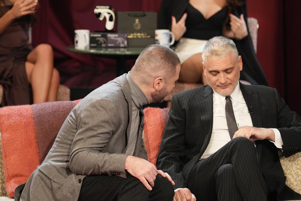 NISTE MOGLI DA VIDITE OVO U UŽIVO PROGRAMU! Čeda i Aca glavna tema Srba - paparaco uhvatio sve, izgleda kao da su..