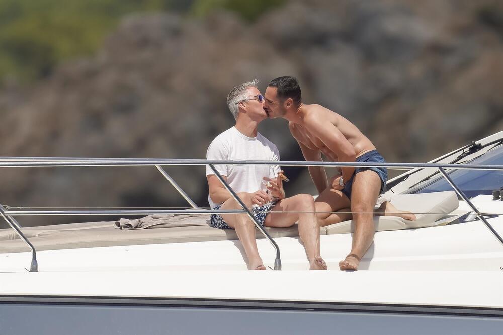 BIO OTVORENO PROTIV GEJ MUŠKARACA, PA ZAVRŠIO U KREVETU SA ŠUMAHEROM: Evo ko je Etjen, budući muž vozača Formule 1