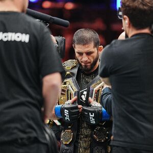 "MENE ŽENE NE ZANIMAJU!" Borac stigao u Beograd, a pre toga UĆUTKAO NOVINARA - privatan život krije kao ZMIJA NOGE