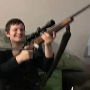 Objavljena slika ubice iz škole, SA PUŠKOM SEDI PORED DETETA I... Bio je dobro poznat policiji, isplivalo sve!