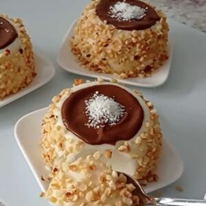 DA LI VOLITE RUSKE KAPE? E PA OVO JE JOŠ BOLJE! Kolač se priprema bez rerne i gotov je za samo 10 minuta