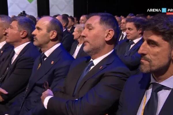 Da li ste očekivali ovakvu reakciju Veljka Paunovića posle izvlačenja teške grupe? (Foto)