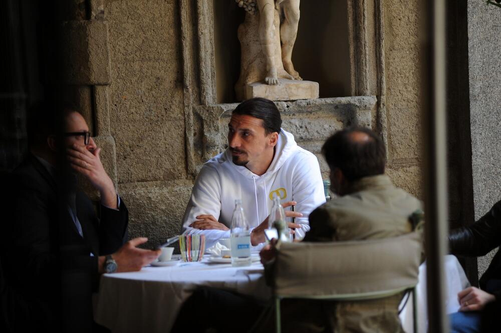 KOM BOGU SE MOLI?Miljenik Srba ne krije POREKLO a veru NE CENI - "Majka ti katolikinja, otac musliman - šta si ti?"