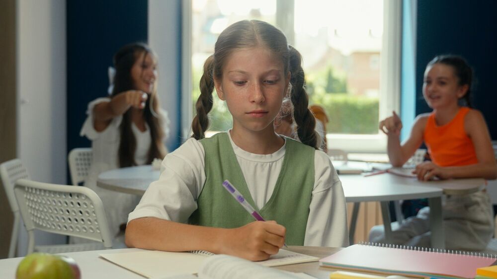 Nasilje nad decom, vršnjačko nasilje, Škola, Deca, Devojčica, Svađa, Ogovaranje, Zlostavljanje