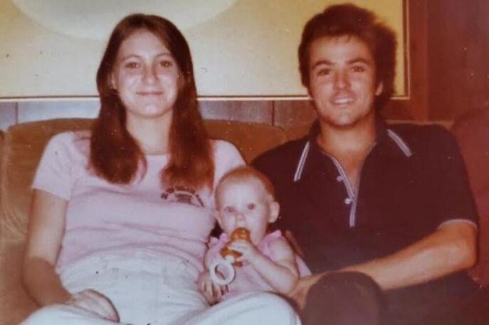 TINA JE IMALA 17, NJEN MUŽ 21, A ĆERKA SAMO GODINU KADA...Misterija DVA TELA I NESTALE BEBE rešena nakon 4 DECENIJE