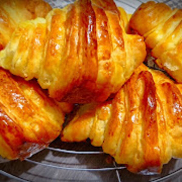 BOLJI OD ONIH IZ PARIZA: Pravi domaći kroasani kojima niko neće odoleti, tajna je baš u ove 2 cake