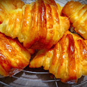 BOLJI OD ONIH IZ PARIZA: Pravi domaći kroasani kojima niko neće odoleti, tajna je baš u ove 2 cake