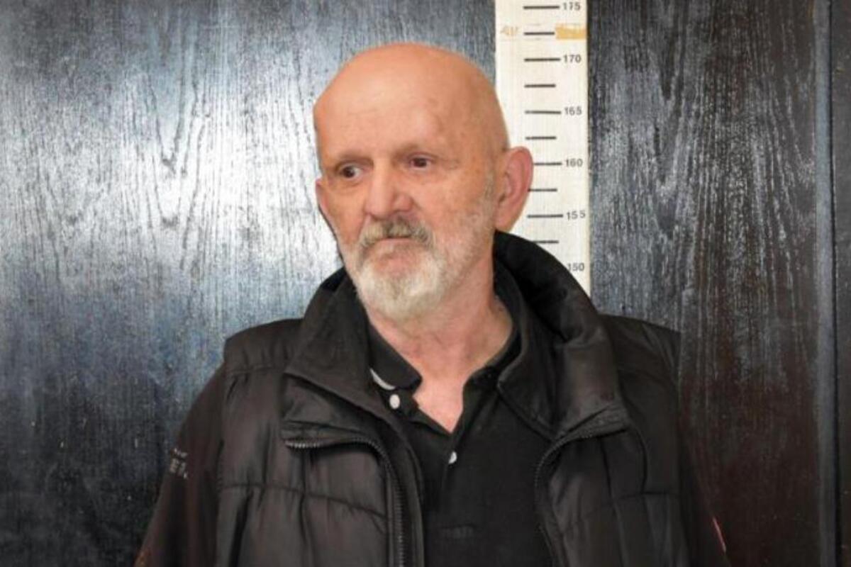 Ako primetite ovu osobu, odmah pozovite policiju.