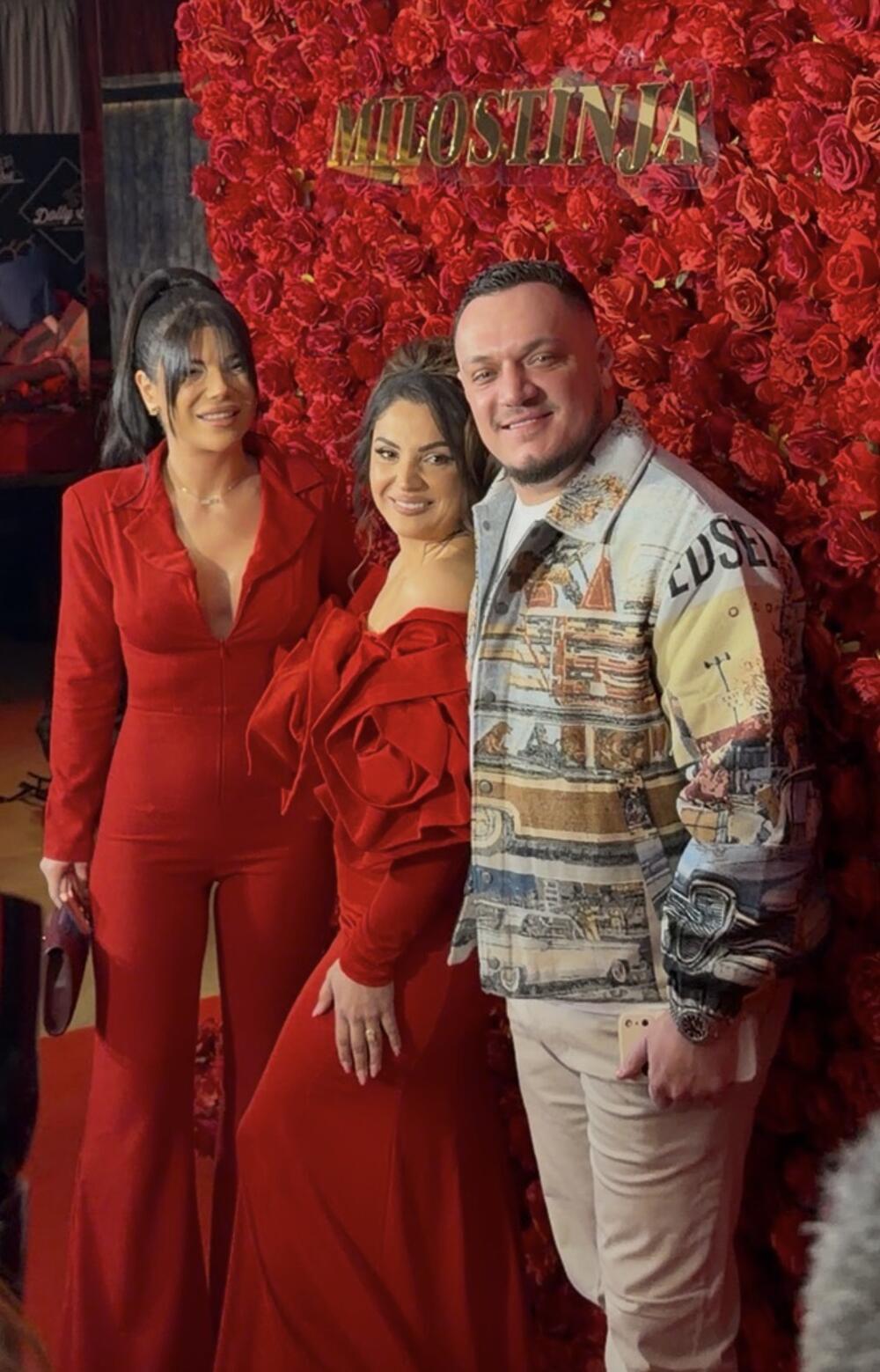 GASTOZ DOŠAO SA NOVOM DEVOJKOM, PA ZAMEŠAO KUKVIMA! Crnka nauljila grudi i samo SNIMA - uhvatili smo NAJJAČI KADAR