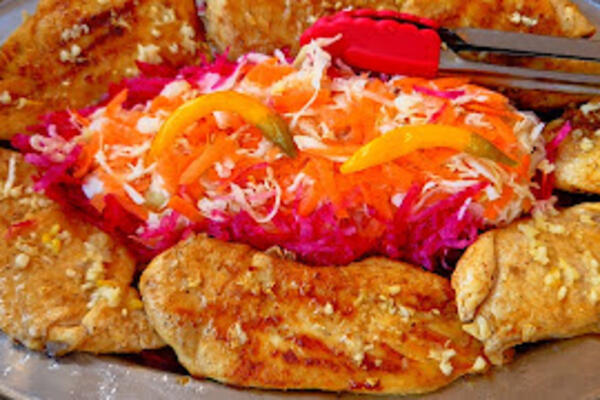 Šnicle koje sijaju kao zlato i peku se bez prženja u ulju: Trik sa belim lukom daje poseban šmek, majstorski recept