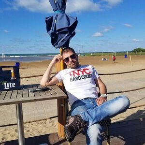 SIN SNEŽANE ĐURIŠIĆ TRPI STRAVIČNE BOLOVE: Evo u kakvom je stanju Marko Gvozdenović