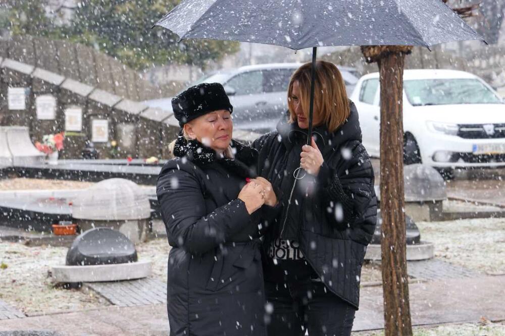 BOL ZA ŠABANOM ŠAULIĆEM NE JENJAVA NI POSLE 7 GODINA: Jecaji odjekuju grobljem, za porodicu nema utehe