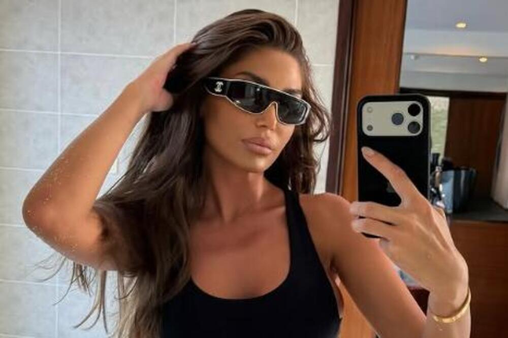 MAJKO MILA, KAKO LI SE USUDILA OVO DA OBJAVI? Ocrtalo se baš sve, pa muški rod doživeo trans, koliko je NEVALJALA