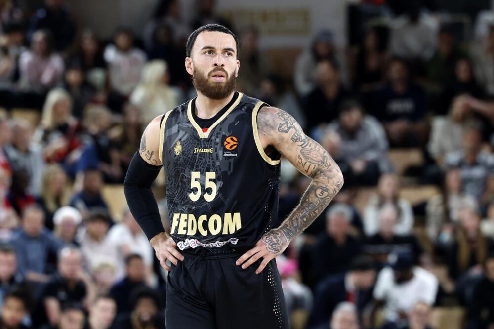 Majk Džejms "kukao" za platu, a sada u Monaku svi dobili primanja sem njega!