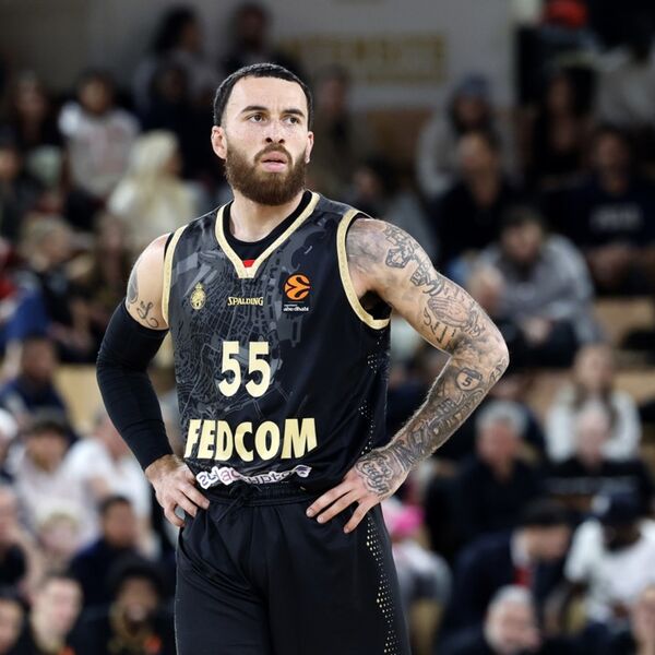 Majk Džejms "kukao" za platu, a sada u Monaku svi dobili primanja sem njega!