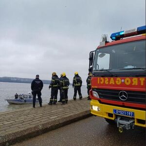 Prve fotografije sa Ada Huje! Muškarac uleteo autom u reku na istom mestu gde je poginulo troje mladih (FOTO)