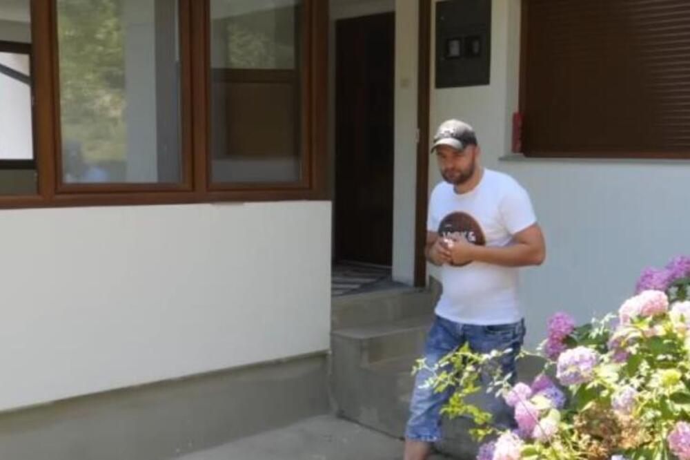 Bosanac kupio kuću u Nemačkoj za 3.500 evra, pa doživeo šok! Bila je prazna, a onda usred bela dana... (VIDEO)