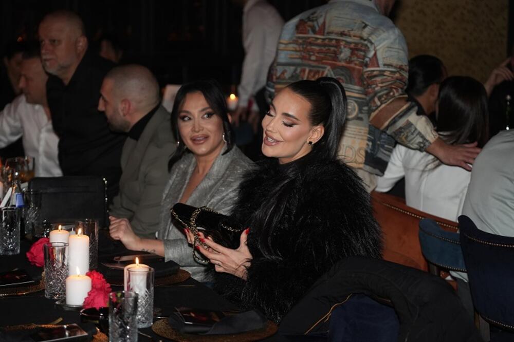 GOBELJA NA JEDNU, KAĆA NA DRUGU STRANU! Otrčala u zagrljaj DRUGOM, šok snimak razdvajanja kruži - šta se dešava?