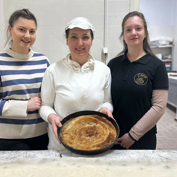 Mira iz Čačka zadala domaći zadatak svim srpskim domaćicama! Majstor je za razvijanje kora, sve drži u malom prstu