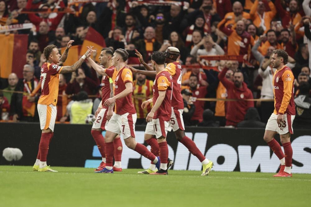 Galatasaraj petardirao Juventus u paklu Istanbula (Video)