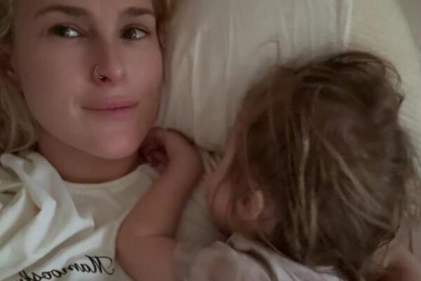 NIKO OD MOĆNIKA NEĆE DA JOJ POMOGNE? Ćerka ULTRA BOGATAŠA šokirala narod: "Radim 4 posla da bih izdržavala dete"