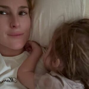 NIKO OD MOĆNIKA NEĆE DA JOJ POMOGNE? Ćerka ULTRA BOGATAŠA šokirala narod: "Radim 4 posla da bih izdržavala dete"