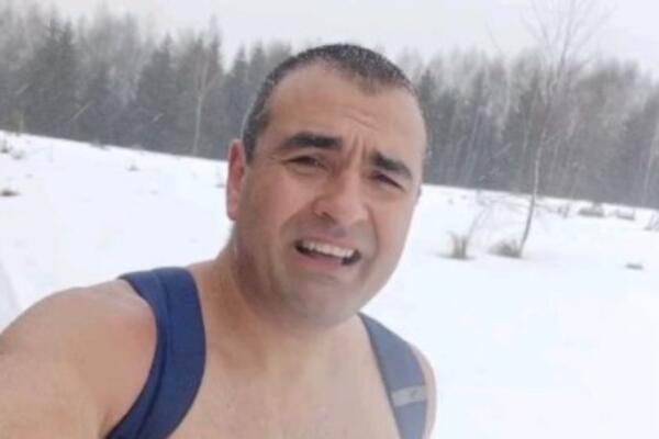 Vladimir iz Leskovca je pravi "Srpski Ajsmen": 15 godina prkosi ekstremnoj hladnoći, šeta se go po snegu! (VIDEO)