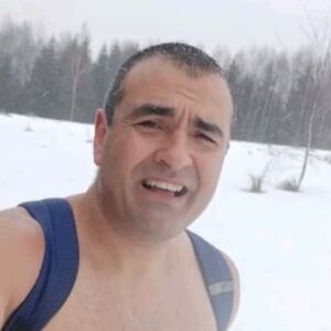 Vladimir iz Leskovca je pravi "Srpski Ajsmen": 15 godina prkosi ekstremnoj hladnoći, šeta se go po snegu! (VIDEO)