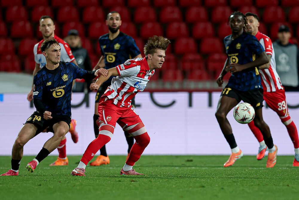 Vasilije Kostov na utakmici Crvene zvezde i Lila u revanšu osmine finala Lige Evrope u sezoni 2025/26