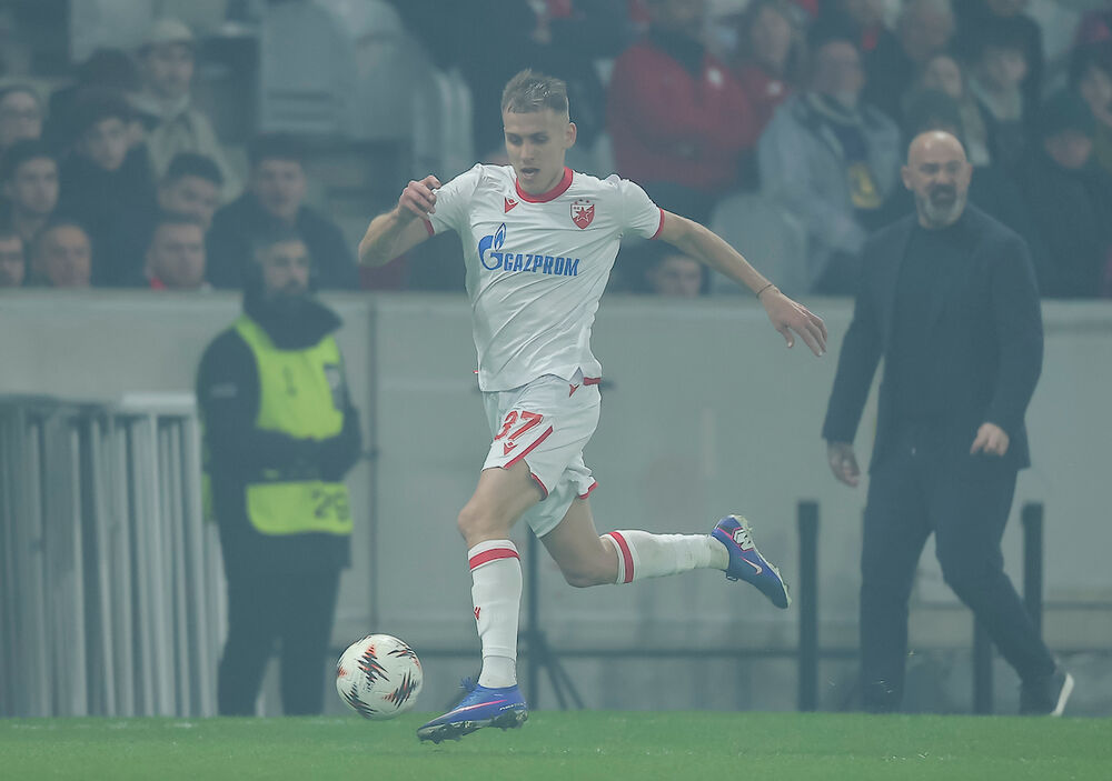 Vladimir Lučić na utakmici Lila i Crvene zvezde u sezoni 2025/26 Lige Evrope