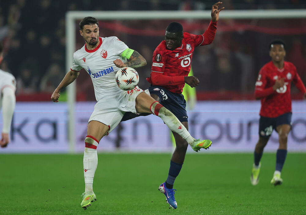 Rade Krunić na utakmici Lila i Crvene zvezde u sezoni 2025/26 Lige Evrope