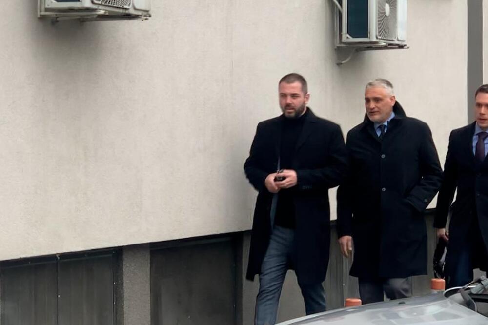 "ČOVEK ME JE NAPAO, LETELO JE SVE ŠTO JE MOGLO DA LETI" Čeda Jovanović otkrio sve detalje tuče u kafiću