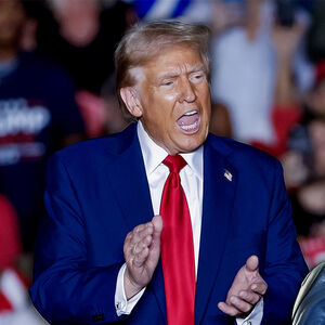 Tramp progovorio o VANZEMALJCIMA, zapalio je ceo svet: Izdao naređenje vladi - POSLE OVOGA NIŠTA NEĆE BITI ISTO!