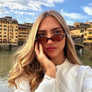 KAKO JE MOGUĆE DA JOŠ NIJE PUNOLETNA? Karleušina ćerka izrasla u ribetinu - serije slika obradovale muški rod